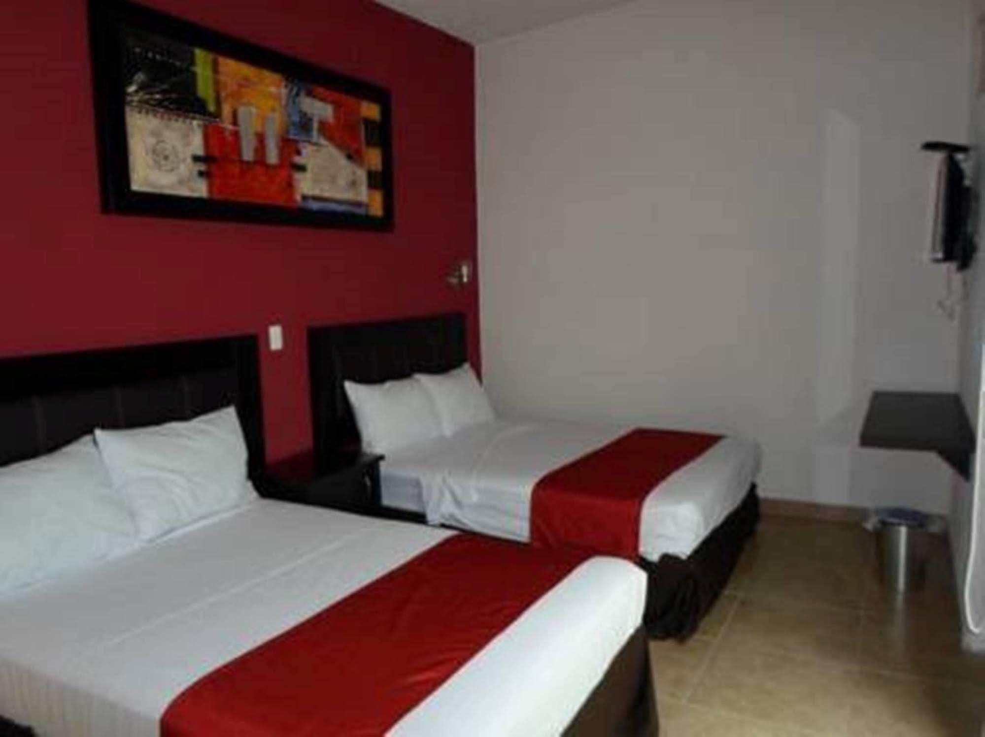Hotel Montroi City Колима Экстерьер фото